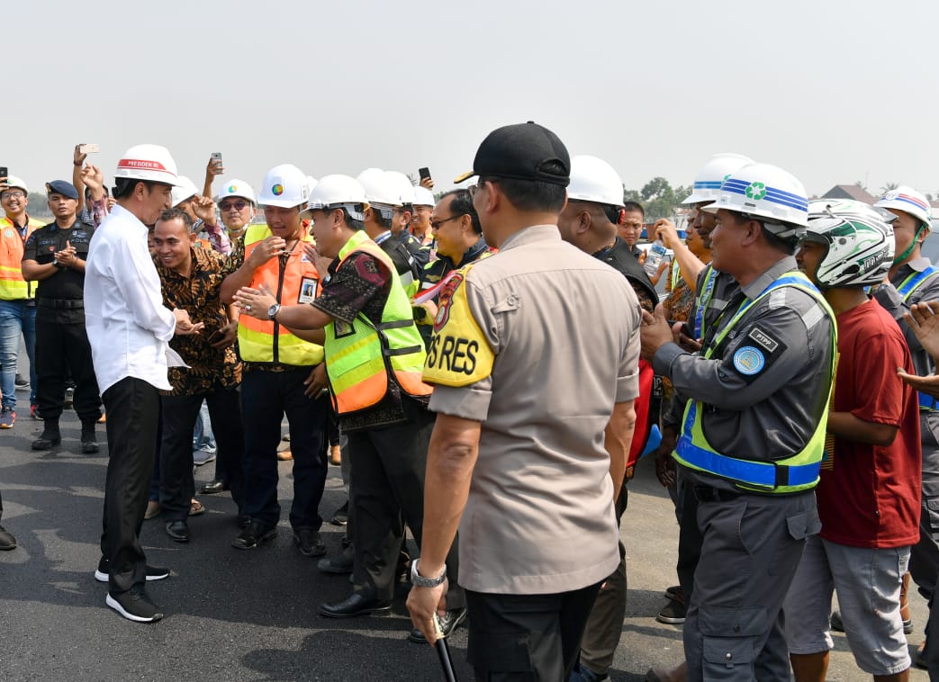 tak-ingin-perayaan-presiden-jokowi-malah-dapat-kejutan-ulang-tahun-4