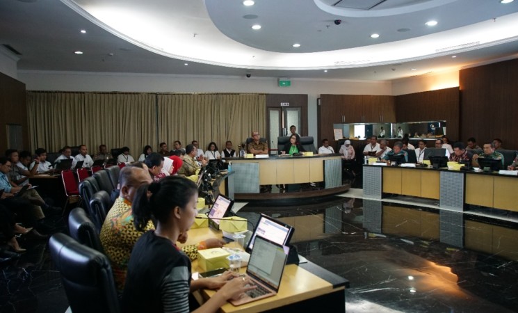 Cegah COVID-19, Pemerintah Lakukan Sterilisasi di Ruang Terbuka