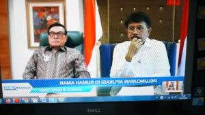 Kepala Staf Kepresidenan Dr. Moeldoko telekonference dengan Menteri Kominfo Johnny G Plate saat peluncuran Aplikasi 10 Rumah Aman